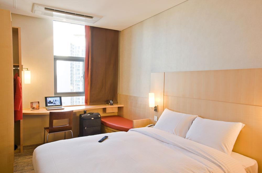 Ibis Ambassador Busan City Centre Екстериор снимка